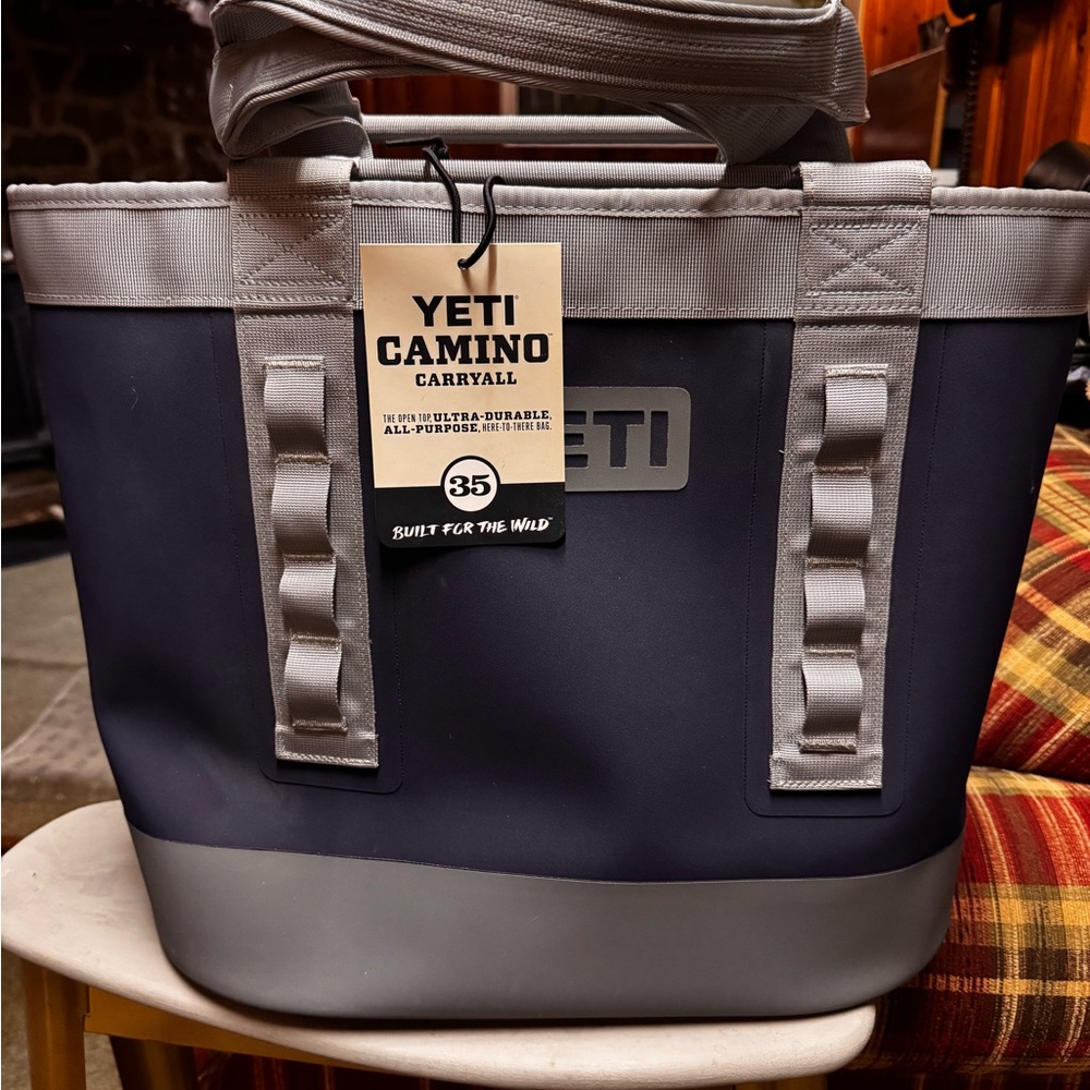 BNWT YETI Camino Carryall - Navy